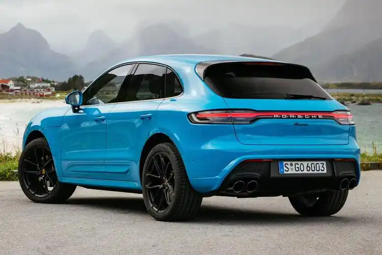 外观方面,从谍照图能看出,全新保时捷macan整体变化与现款车型不大