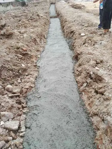 ef段排水沟已打好垫层