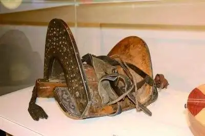 新疆地名故事哈萨克族马鞍垫的色彩文化