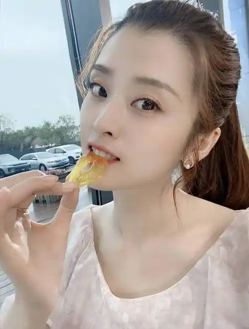 女星李若嘉写真合集:清纯唯美,靓丽娇艳_唯美_写真_李若嘉