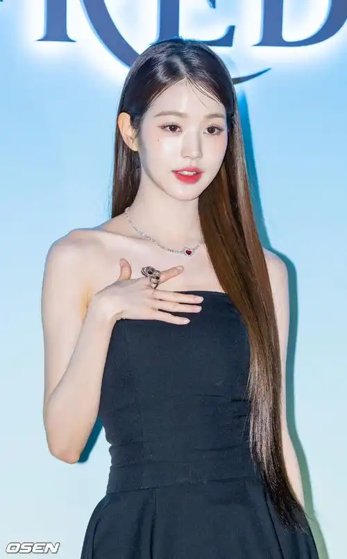 张元英超话92#张元英fred品牌大使#221119  fred活动新闻图18p11月