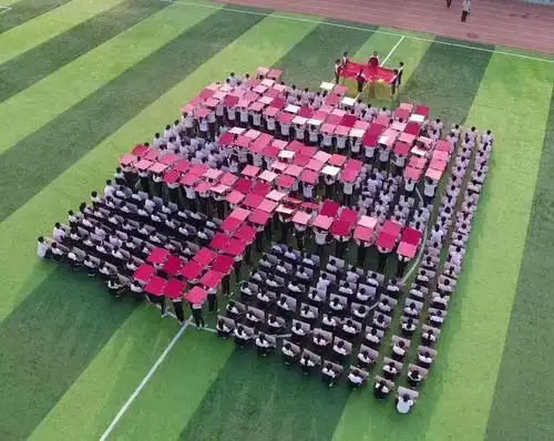 温店镇中学:创意方阵迎国庆,颂歌比赛献祖国