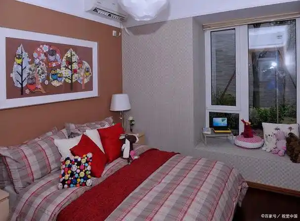 带飘窗12平方房间的怎么装修设计卧室