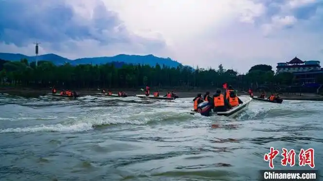 即时播报详情:【《满溢游泳池》漫画免费的经济评论】