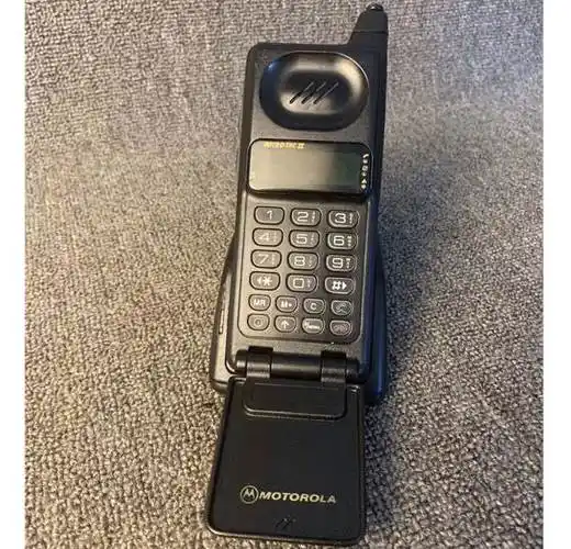 摩托罗拉经典翻盖手机(摩托罗拉老款手机大全 翻盖)