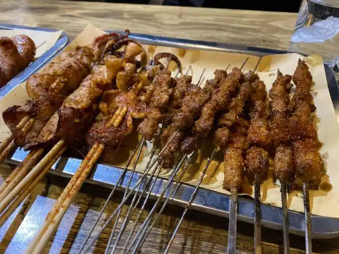 人生在世,吃喝二字 冬天最想吃的就是烤肉和烧烤诶,香,真香!#烧烤