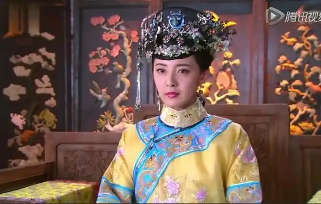 《多情江山》中福临的第二任皇后多娜,在第一任皇后索尔娜被贬之后