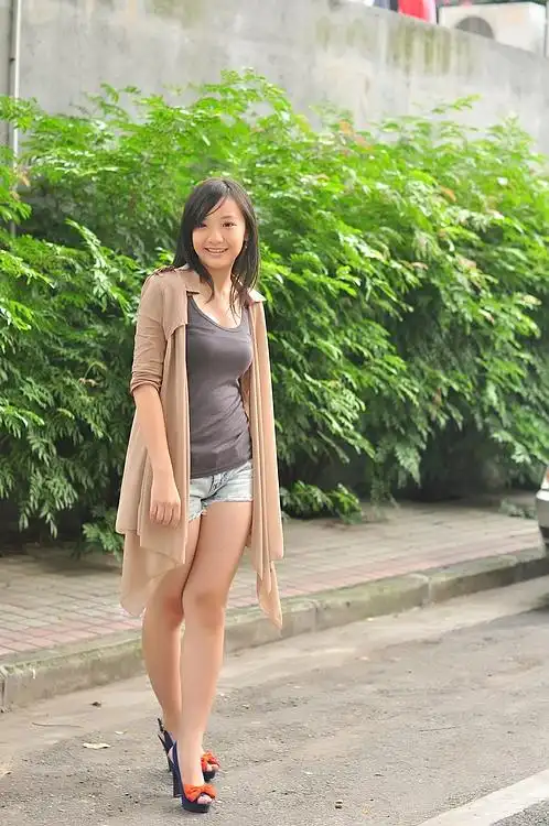 标题:十七岁.清纯.素颜-------包韵彤