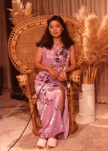 组图:邓丽君气质写真 娇俏少女蜕变巨星_高清图集_新浪网