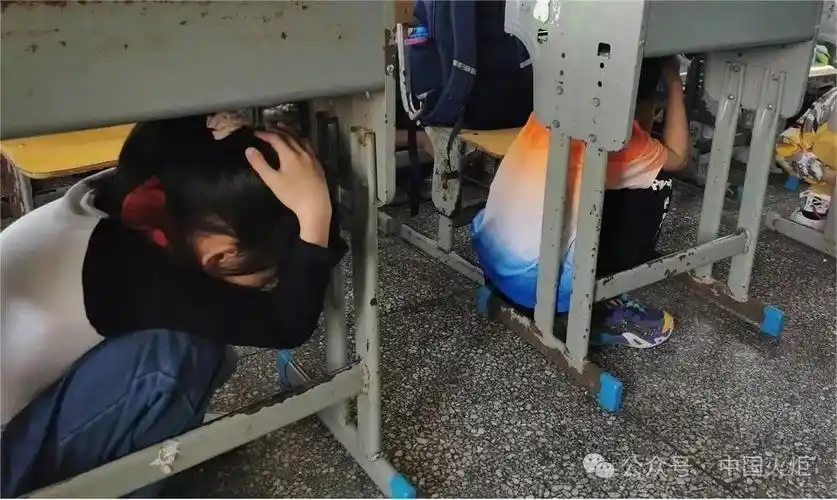 组织2个督查组深入全县中小学校开展校园食品安全督查及周边环境整治