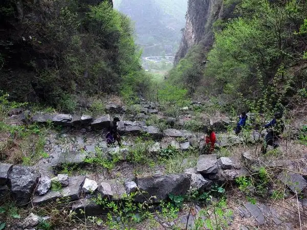以前白径古道,七十二拐一直都是从山西去河南的唯一道路,修好黑毛沟