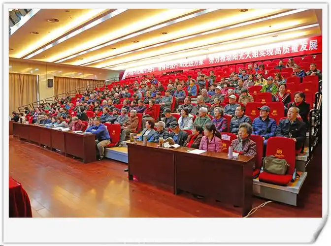 振兴街社区党委理直气壮开好思政课!