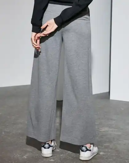 灰色衬衫配什么裤子和鞋子好看 - 淑女志