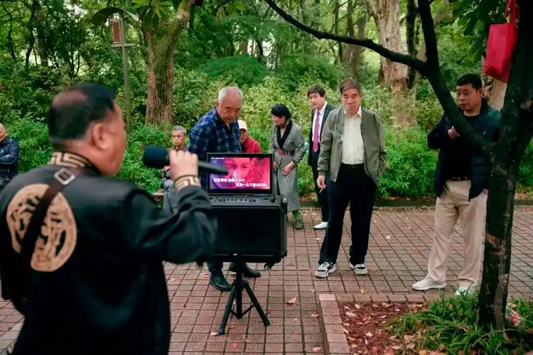 每个中国小孩的记忆里,都有一座"人民公园"