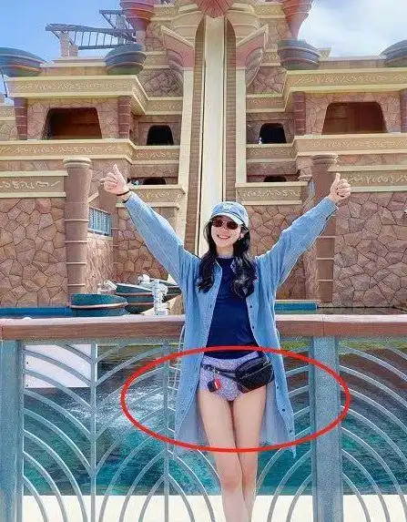 韩雪放飞自我晒泳装照三角区完美展现网友不好意思看了