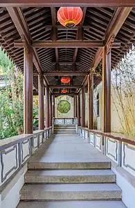 中式复古建筑走廊庭院摄影图配图