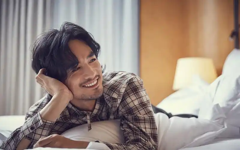 帅气大叔张晓晨气质写真