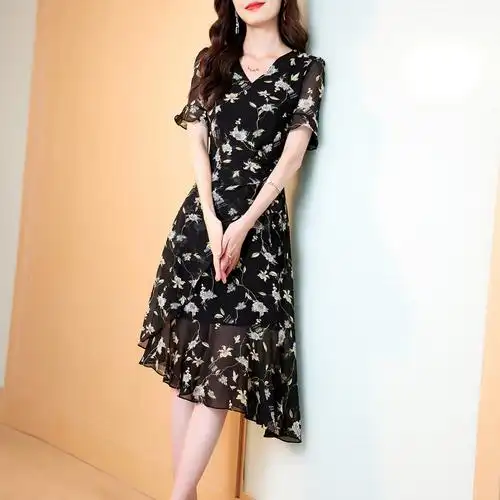 法式女装中长雪纺高级碎花冷淡新款夏季2021年连衣裙