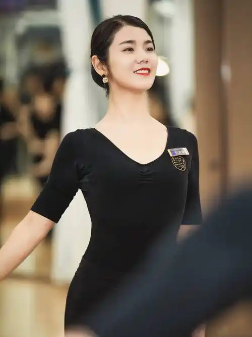 3个小技巧轻松获得美人背_双肩_背部_形体