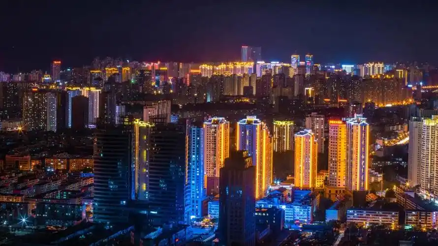 流光溢彩,领略西宁别样美