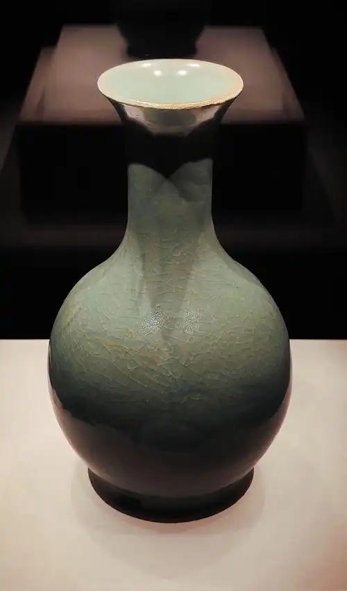 汝窑天青釉鹅颈瓶