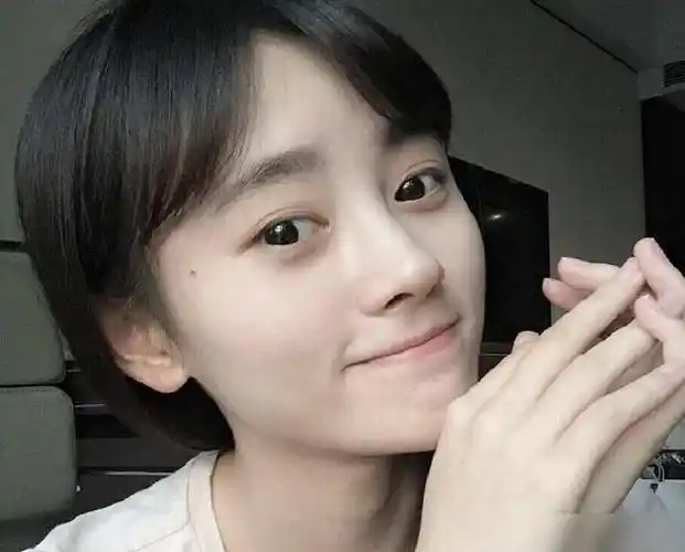 少女时期的鞠婧祎长这样,看清她旧照的模样,整没整容很明显