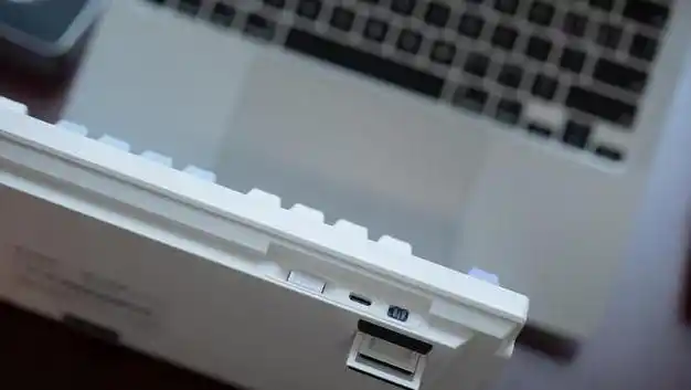 入手价不到300的奶昔轴键盘有多好用杜伽k100奶昔轴体验