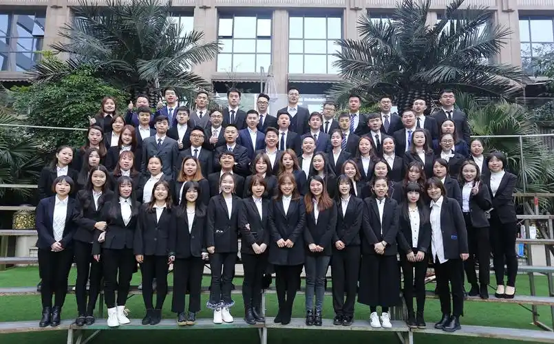 2019年同诚集团家人集体照