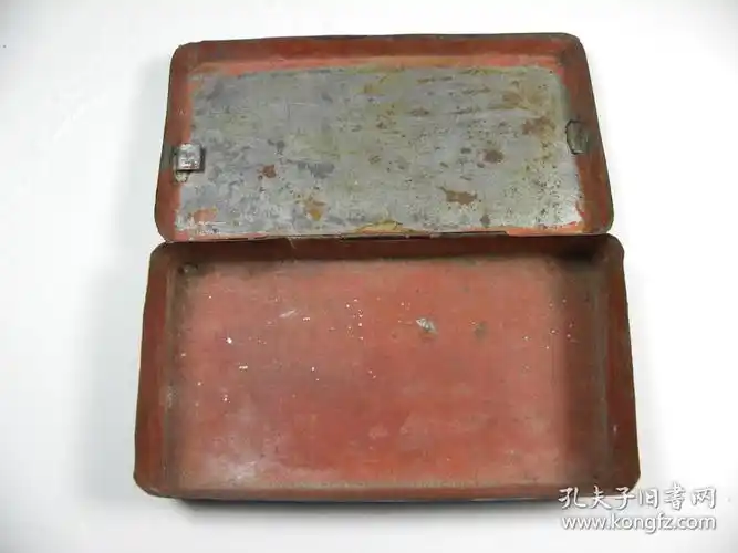 清代㊣■●福如东海寿比南山●漆铁盒■-稀少