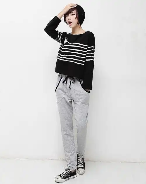 灰色长裤配什么颜色衣服好看