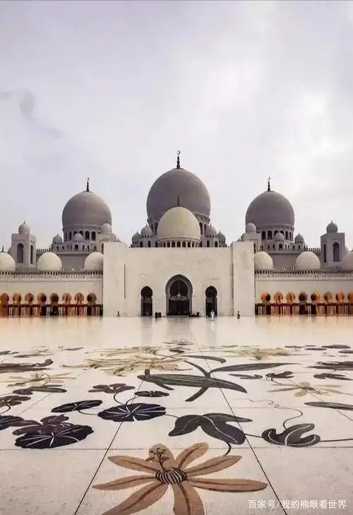 欣赏一组阿拉伯风格建筑的外观美景