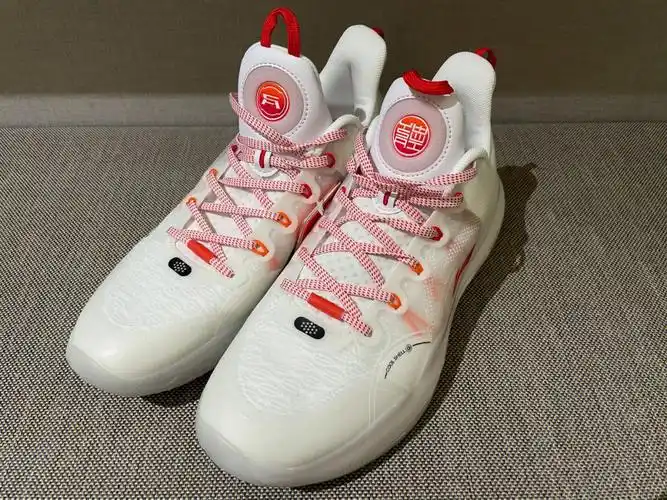 李宁42驭帅14篮球鞋