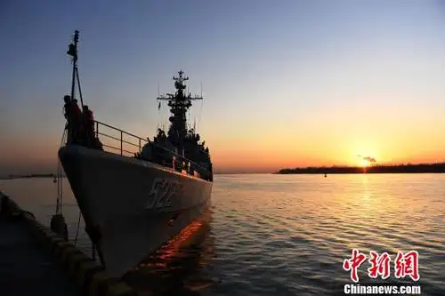 海军东海舰队连云港舰执行春节战备巡逻任务为祖国守岁