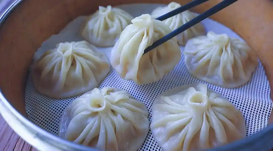 灌汤包不买着吃了,做法告诉你,就知道多简单了,皮薄汤多,解馋