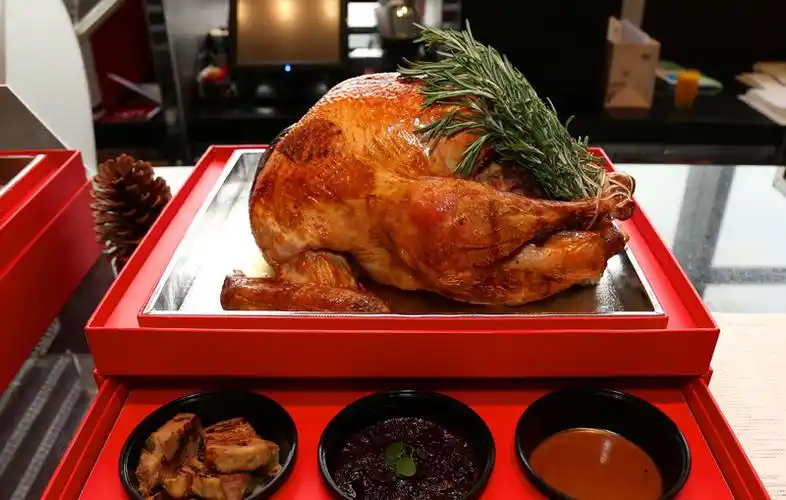 圣诞新年澳门游:吃火鸡大餐看澳门塔蹦极