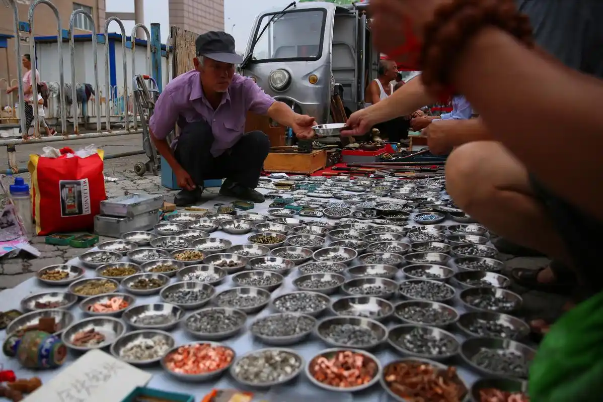 纪实摄影:探访琳琅满目的旧货市场