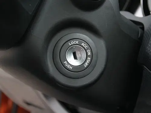 汽车点火的正确步骤 学车必看 汽车如何正确点火