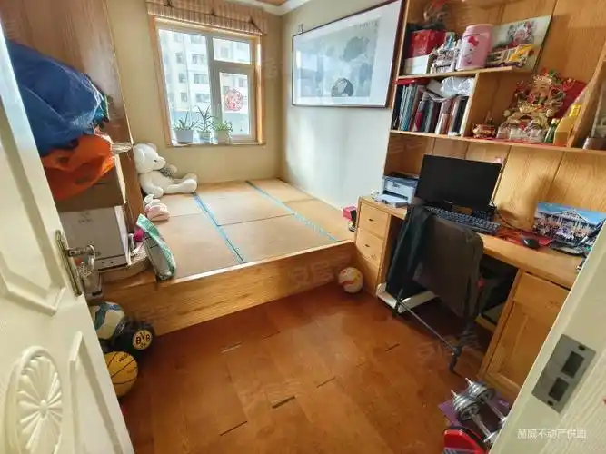 青华教师家属楼 毗邻青华中学和惠安 精装三室 全明户型,青华教师公寓