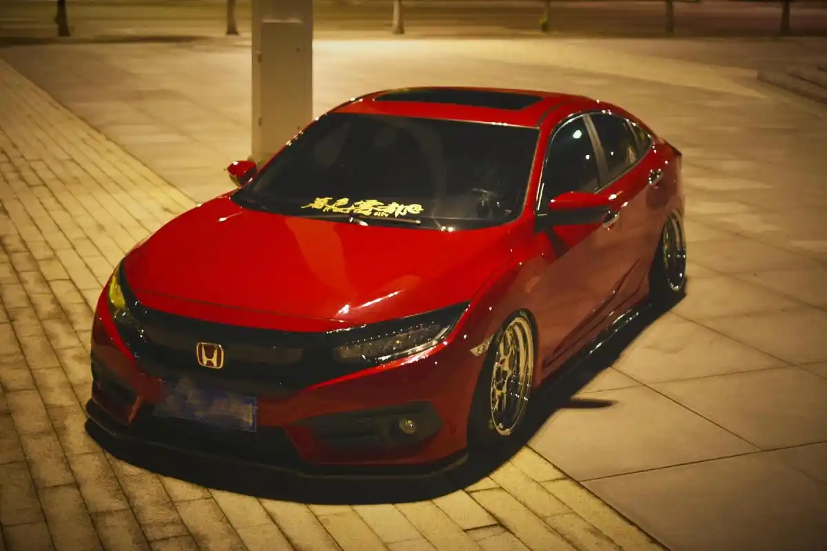 看到十代思域的第一眼就心动,玩起低姿态更是变身"撩汉"神器!