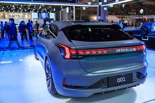 极氪001吉利纯电动