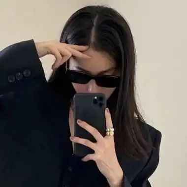 霸气女生手机遮脸图片-女生头像 - 壁纸之家