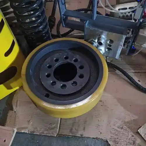 340*100单轨吊摩擦轮包胶 单轨吊机车驱动轮 矿用聚氨酯轮 中隧