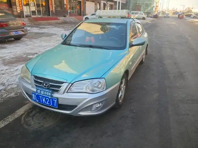 伊兰特出租车出售油气两用剩两年一个月车况良好油补全带诚心买的打