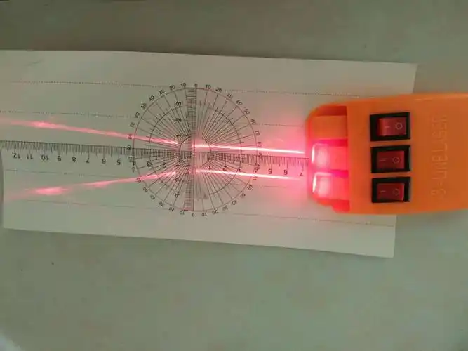 凹透镜对光有发散作用