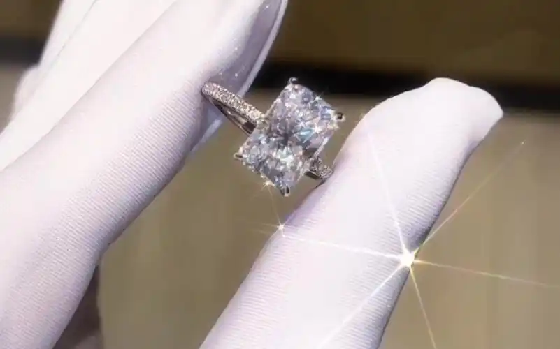 培育钻石 雷迪恩切割钻戒 闪耀璀璨