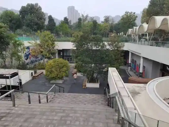 下沉式商业广场,靠什么逆转下沉的消费体验?_空间_景观_地下