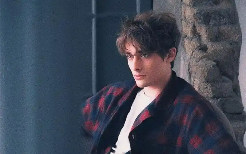 【马甜甜maxence】"上帝的珠宝掉落一地,所以我看见满天繁星和你的