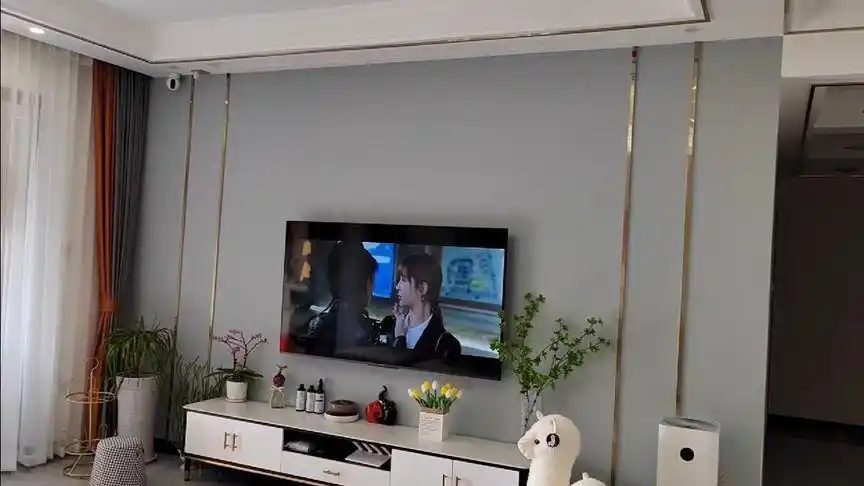 乳胶漆 四根钛金条不到一千米的电视背景墙,喜欢的参考