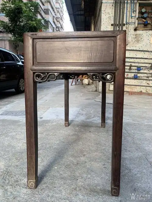 5 长宽98×63厘米 此案以铁力木为材,酒桌是古人常用家具,是明式桌案