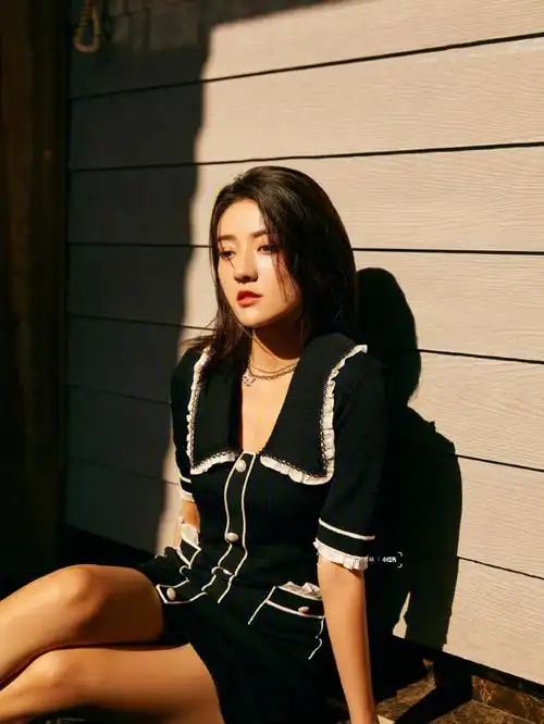 梁洁夏日黄昏光影大片